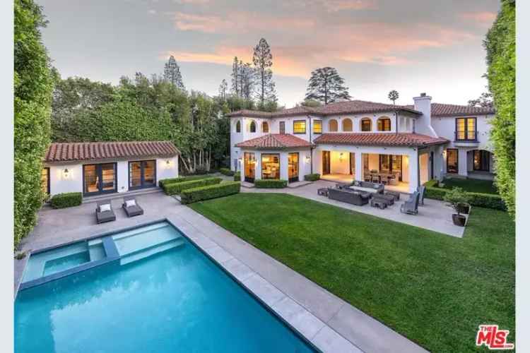 Single-family house For Sale in 706, North Crescent Drive, Beverly Hills, California