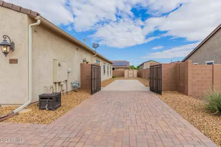 Single-family house For Sale in 18590, West Coolidge Street, Goodyear, Arizona