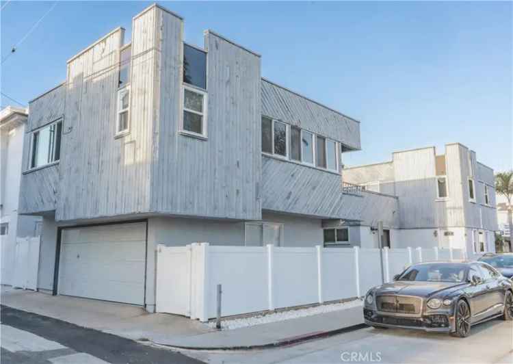 Multi-family house For Sale in 201, Diamond Avenue, Newport Beach, California