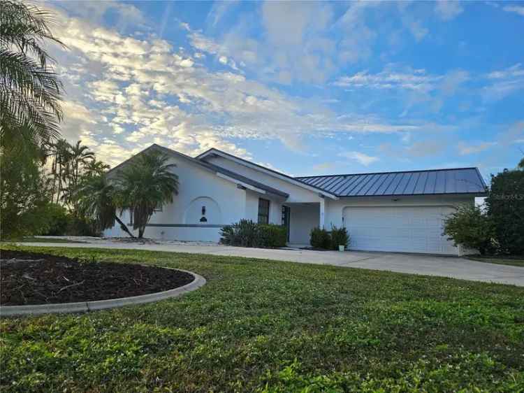 Single-family house For Sale in 975, Coronado Drive, Punta Gorda, Florida