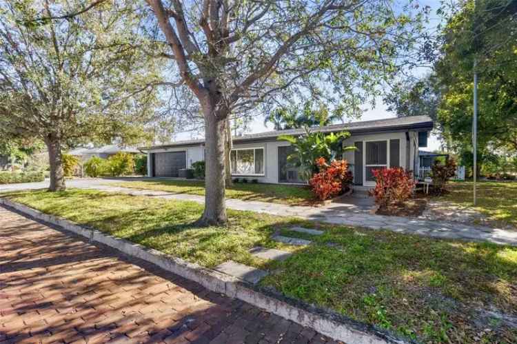 Single-family house For Sale in 271, 49th Street North, Saint Petersburg, Florida