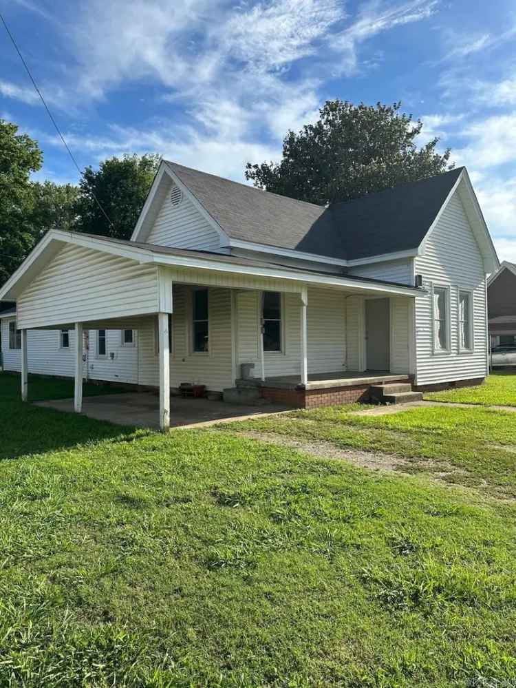 Single-family house For Sale in 601, West Taylor Street, Clarksville, Arkansas