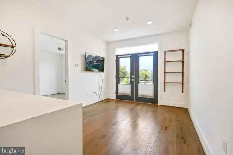 Condo For Sale in Washington, District of Columbia