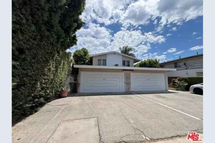 Multi-family house For Sale in 14722, Magnolia Boulevard, Los Angeles, California