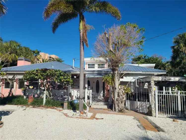 Single-family house For Sale in Clearwater, Florida