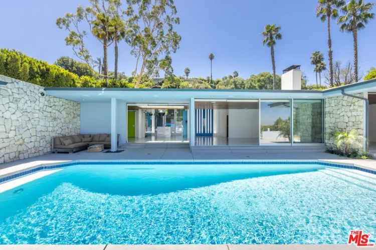 Single-family house For Sale in 7979, Mulholland Drive, Los Angeles, California