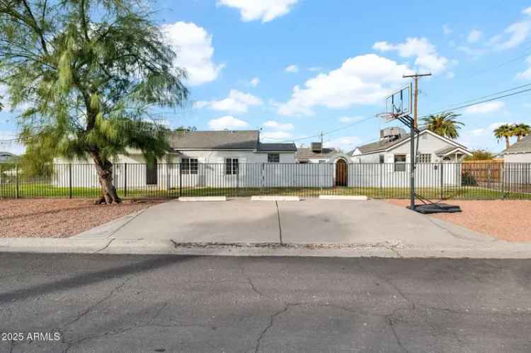 Multi-family house For Sale in 1026, East Clarendon Avenue, Phoenix, Arizona