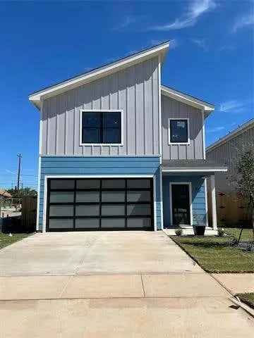 Single-family house For Sale in 215, Pecan Street, Waxahachie, Texas