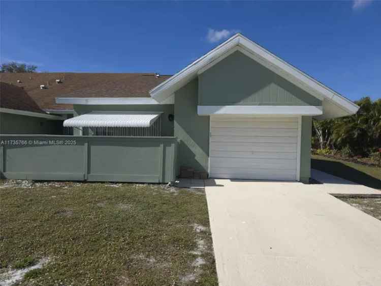 Condo For Sale in 1407, Southeast Larkwood Circle, Port Saint Lucie, Florida