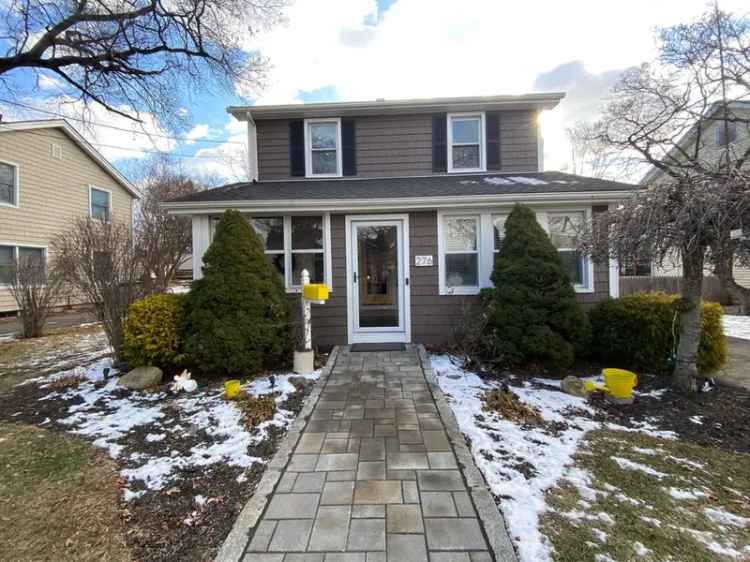 Single-family house For Sale in 276, Patterson Avenue, Stratford, Connecticut