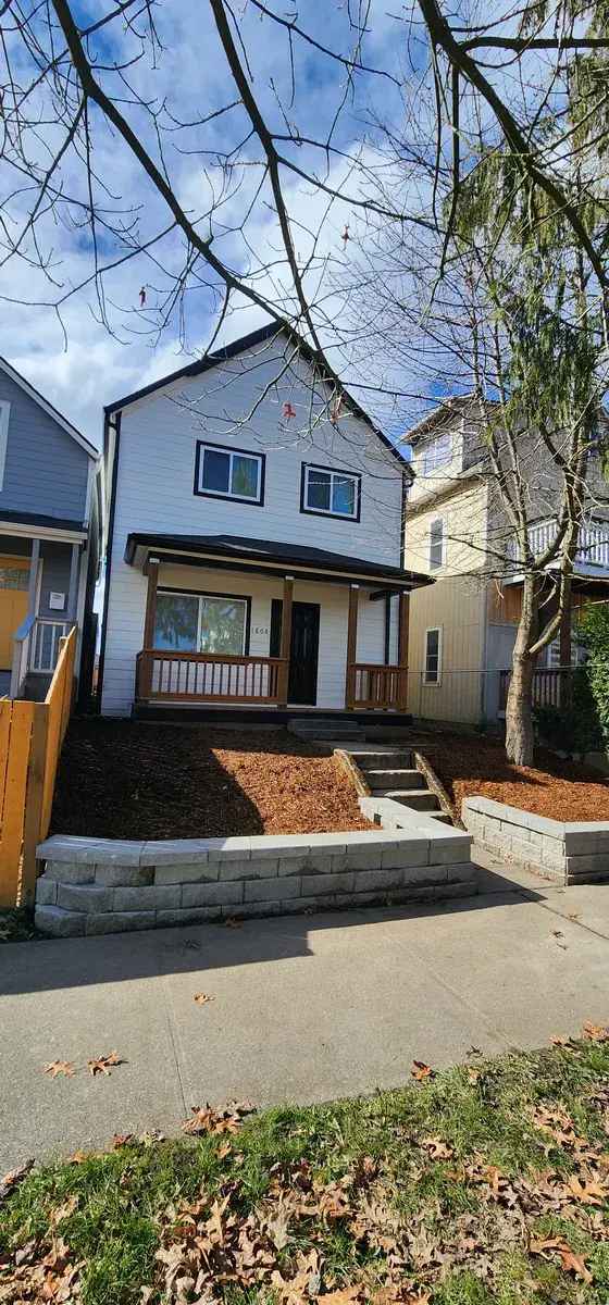 Charming 4-Bedroom Tacoma Home Near St Joseph Hospital