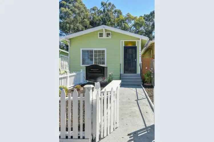 Single-family house For Sale in 2084, Harrington Avenue, Oakland, California