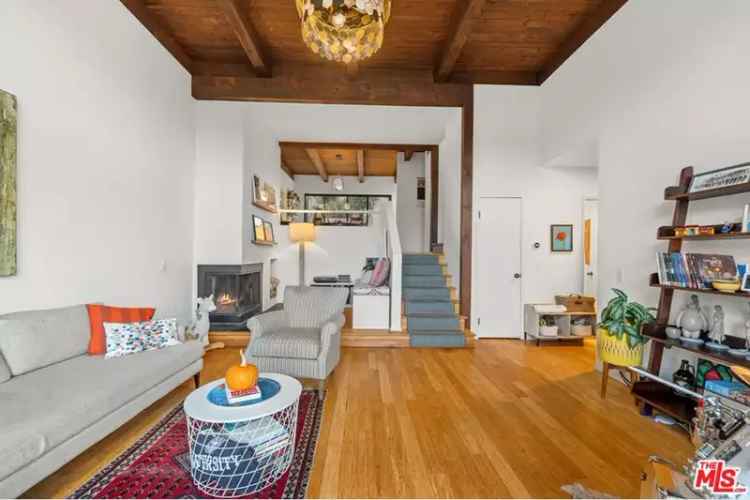 Condo For Sale in 2998, Hyperion Avenue, Los Angeles, California