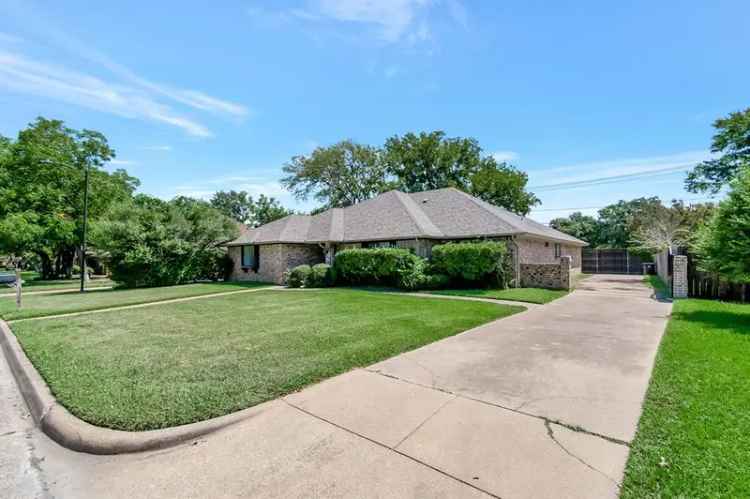 Single-family house For Rent in Arlington, Texas