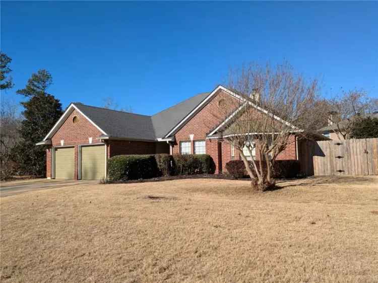 Single-family house For Sale in 3747, Misty Wood Drive Northwest, Marietta, Georgia