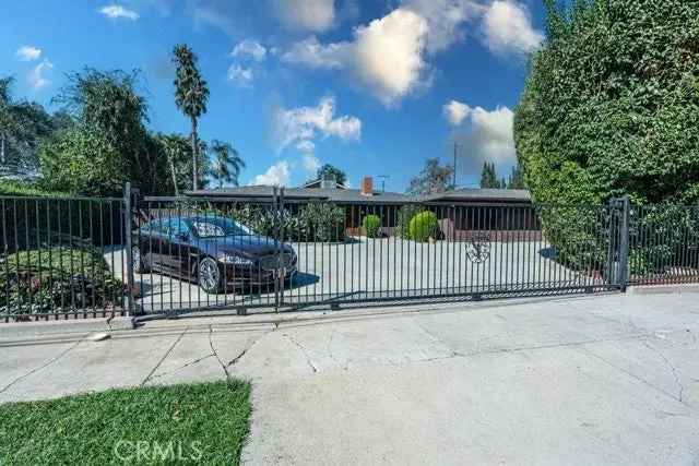 Single-family house For Sale in Los Angeles, California