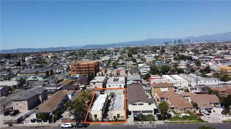 Multi-family house For Sale in 725, West 77th Street, Los Angeles, California