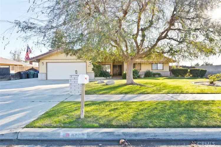 Single-family house For Sale in 8009, Kimberly Avenue, Bakersfield, California