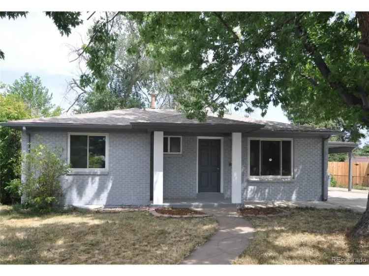 Single-family house For Sale in Arvada, Colorado