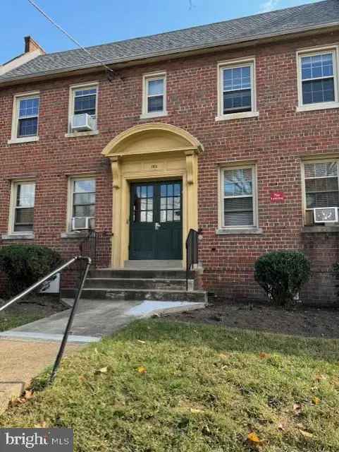 Multi-family house For Sale in 183, 35th Street Northeast, Washington, District of Columbia