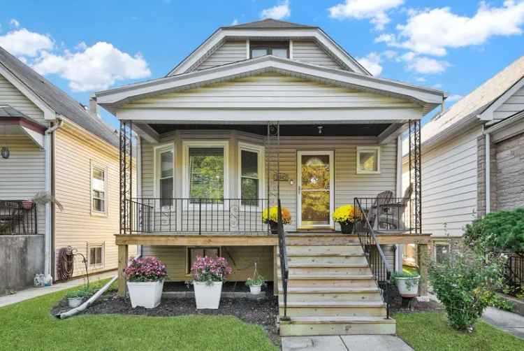 Single-family house For Sale in 2942, North Oak Park Avenue, Chicago, Illinois