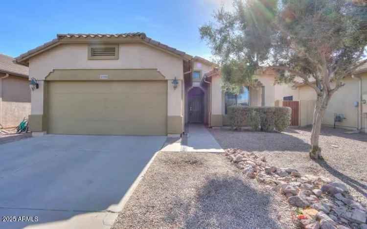 Single-family house For Sale in 45091, West Cypress Lane, Maricopa, Arizona