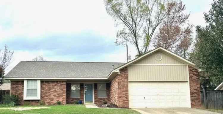 Single-family house For Sale in 10, Summerwood Cove, Benton, Arkansas