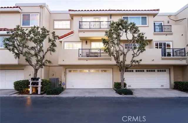 House For Sale in Huntington Beach, California