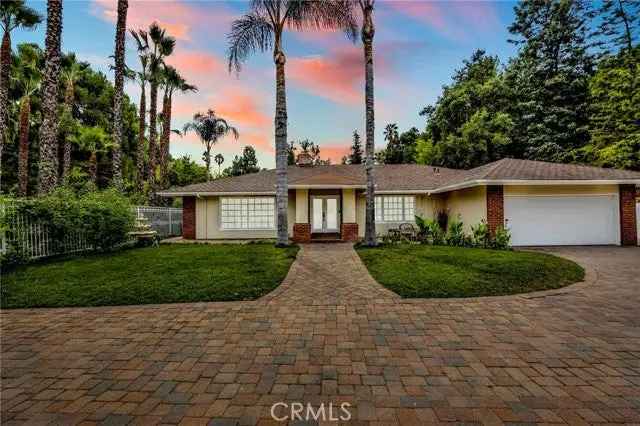 Single-family house For Sale in 3855, Hayvenhurst Avenue, Los Angeles, California