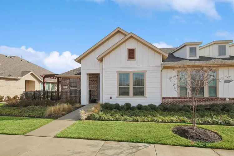 House For Sale in 312, Harvest Way, Red Oak, Texas