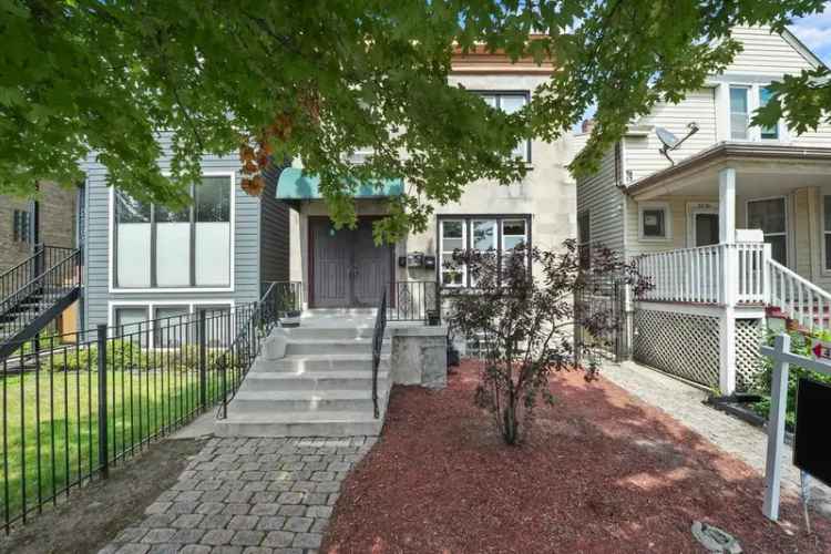 Multi-family house For Sale in 2232, West Foster Avenue, Chicago, Illinois