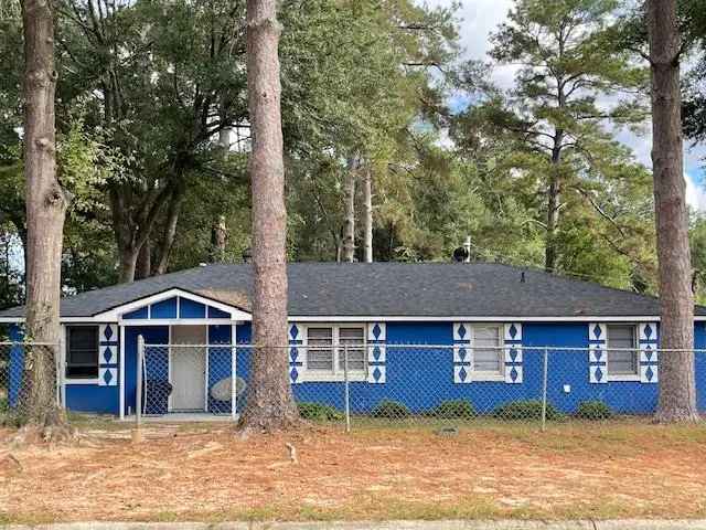 Single-family house For Sale in 1102, Van Deman Street, Albany, Georgia