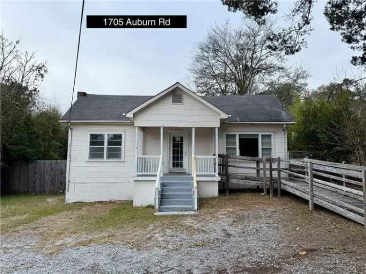 House For Sale in 1705, Auburn Road, Phenix City, Alabama