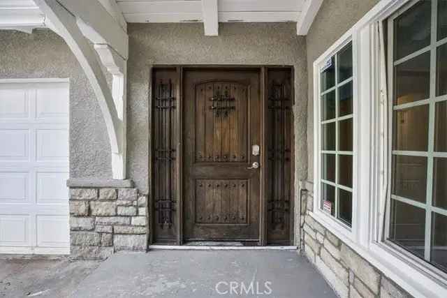 Single-family house For Sale in 14926, Kittridge Street, Los Angeles, California