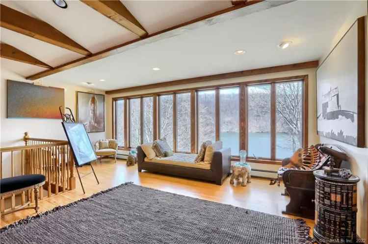 Single-family house For Sale in 12, Lillinonah Drive, Brookfield, Connecticut