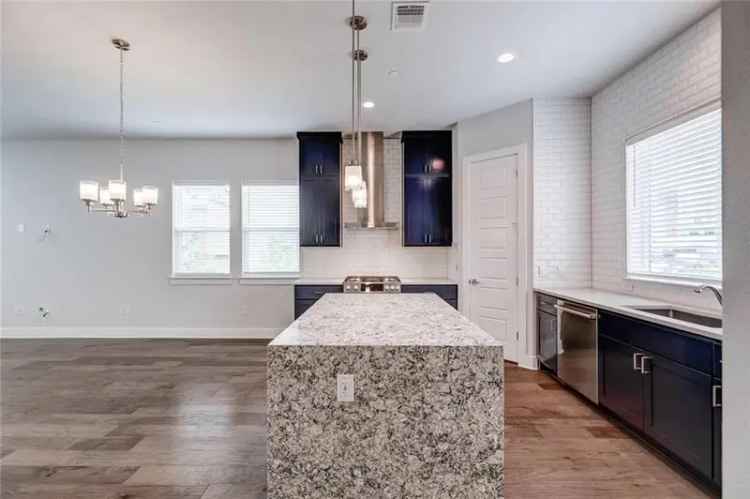 Condo For Sale in Roanoke, Texas