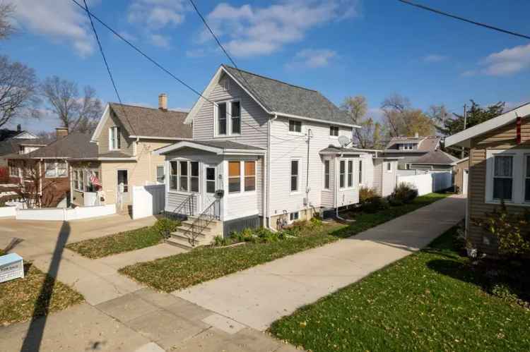 Single-family house For Sale in 424, 3rd Avenue, Ottawa, Illinois