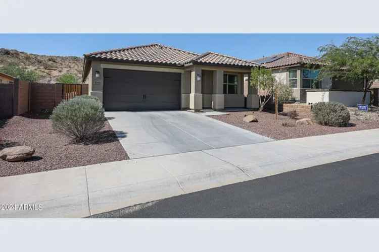 Single-family house For Sale in 8344, South 165th Drive, Goodyear, Arizona