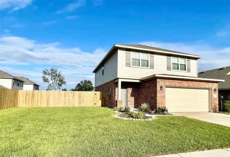 Single-family house For Sale in Angleton, Texas