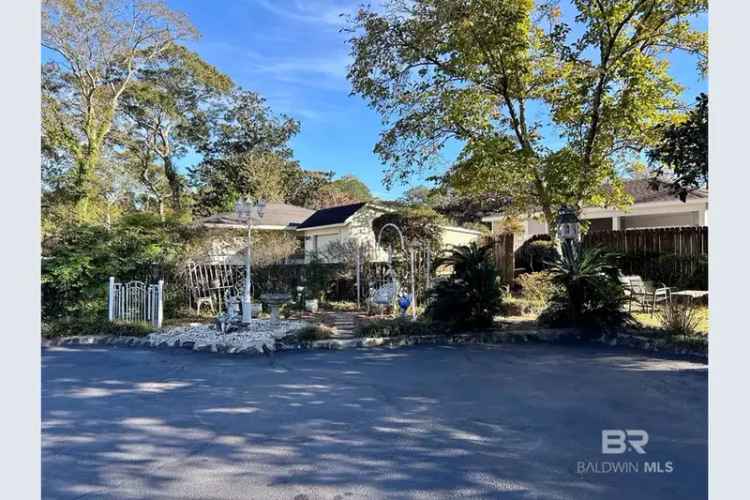 Single-family house For Sale in Mobile, Alabama