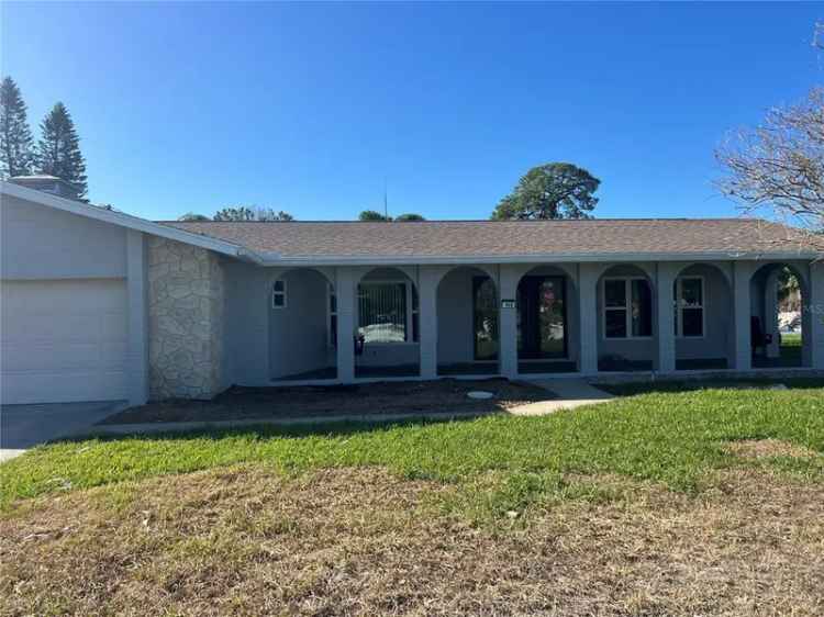 Single-family house For Sale in 140, 88th Avenue Northeast, Saint Petersburg, Florida