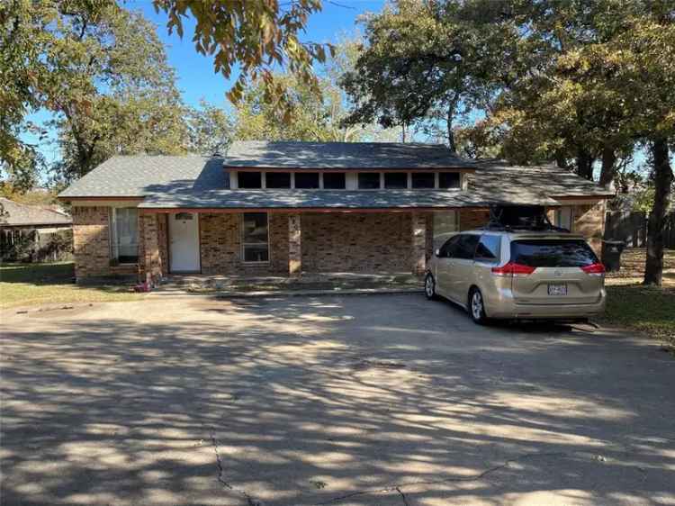 Duplex For Sale in Arlington, Texas