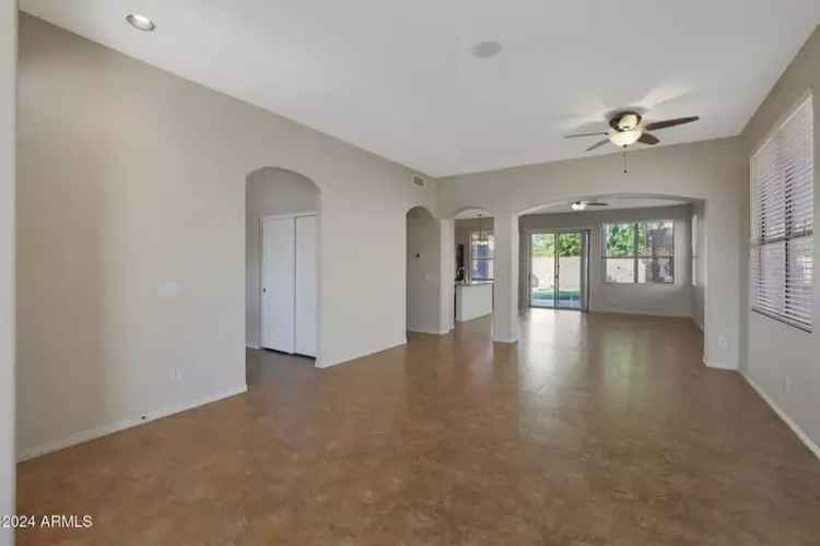 Single-family house For Sale in 6520, West Oraibi Drive, Glendale, Arizona