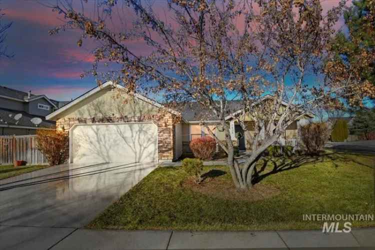 Single-family house For Sale in 1498, East Grand Canyon Street, Meridian, Idaho