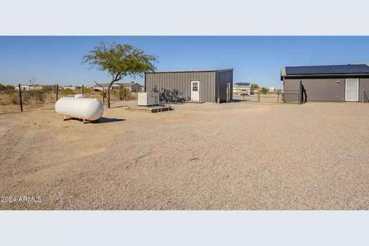 Single-family house For Sale in 30009, West Latham Street, Buckeye, Arizona