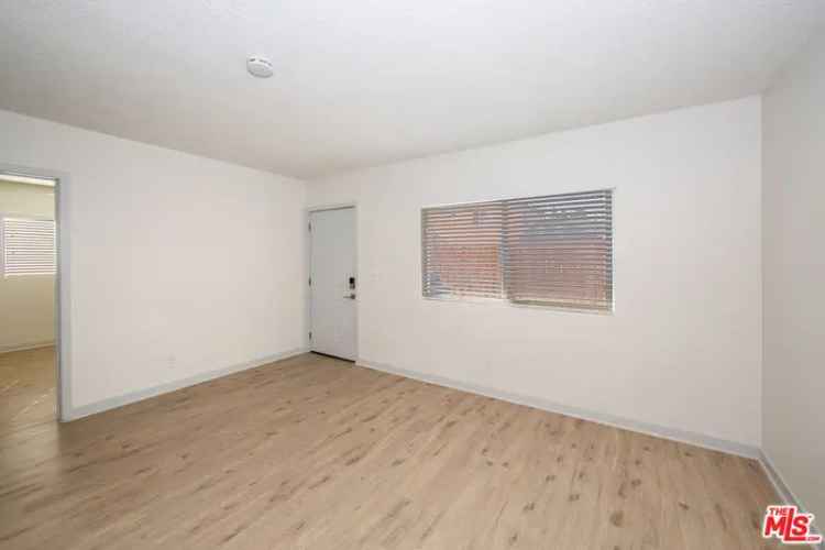 Multi-family house For Sale in 1470, Elm Avenue, Long Beach, California