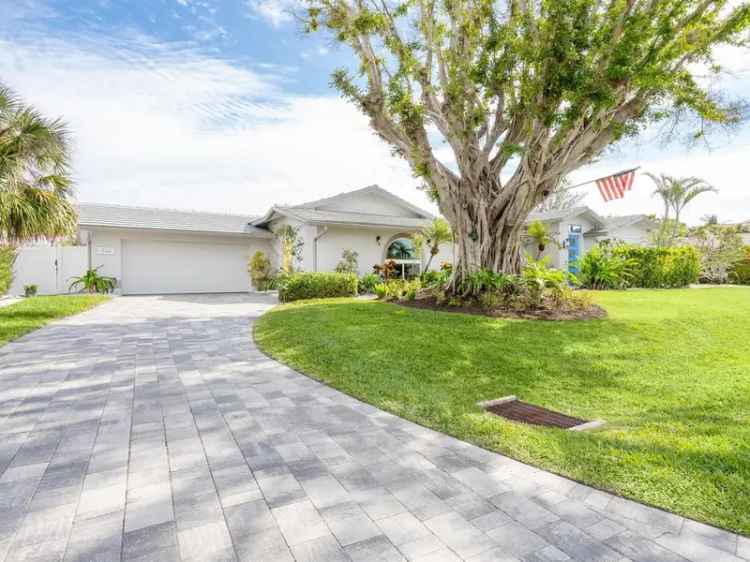 Single-family house For Sale in 536, Ketch Lane, Longboat Key, Florida