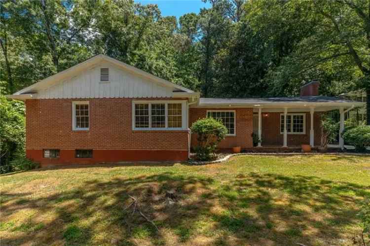 Single-family house For Sale in 1700, Delowe Drive Southwest, Atlanta, Georgia