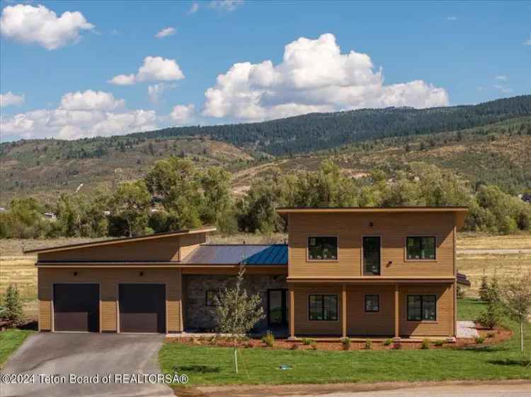 Single-family house For Sale in 174, Christopher Street, Victor, Idaho