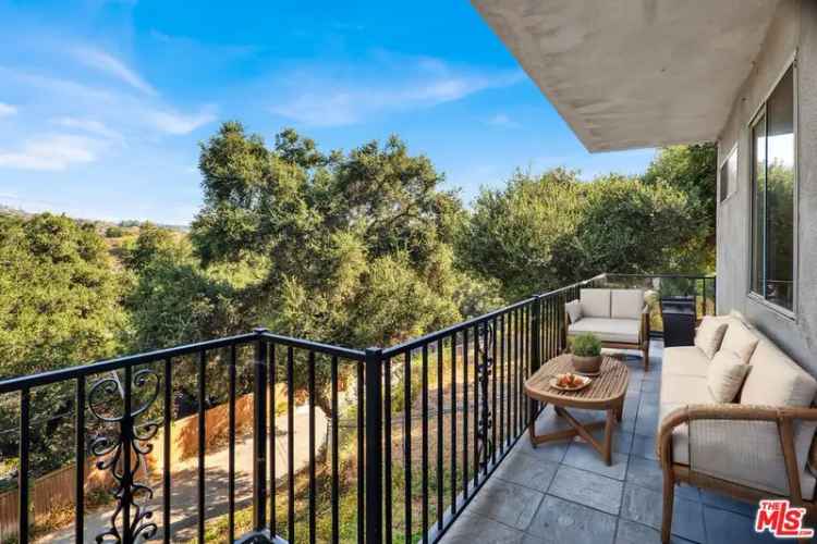 Single-family house For Sale in 22011, Callado Way, Topanga, California